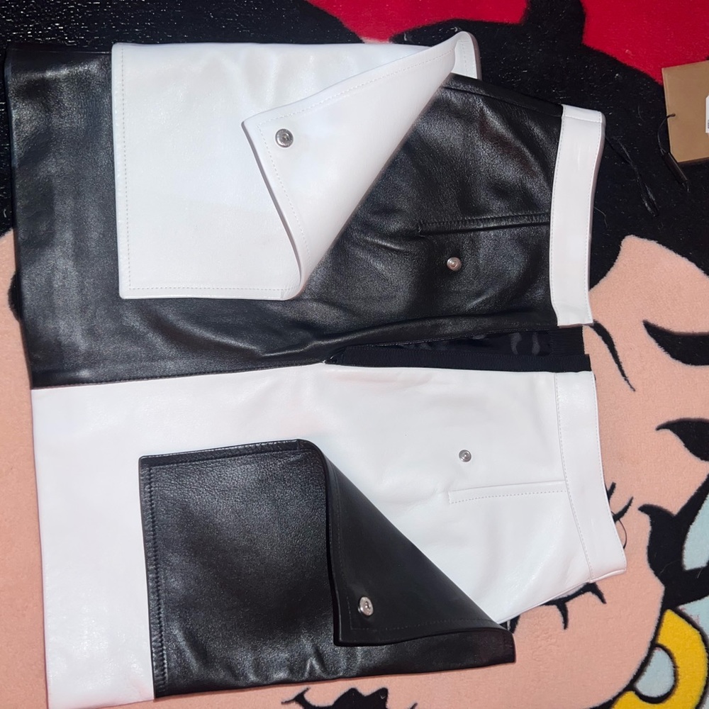 Brand new Burberry skirt real leather 100% authentic